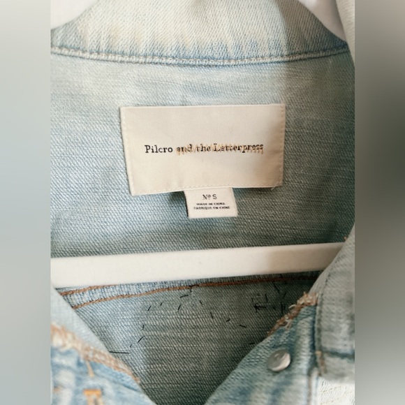 Denim Vest S to M deer 🦌 skull rose 🌹 appliqué embroidered light wash blue - Picture 9 of 14